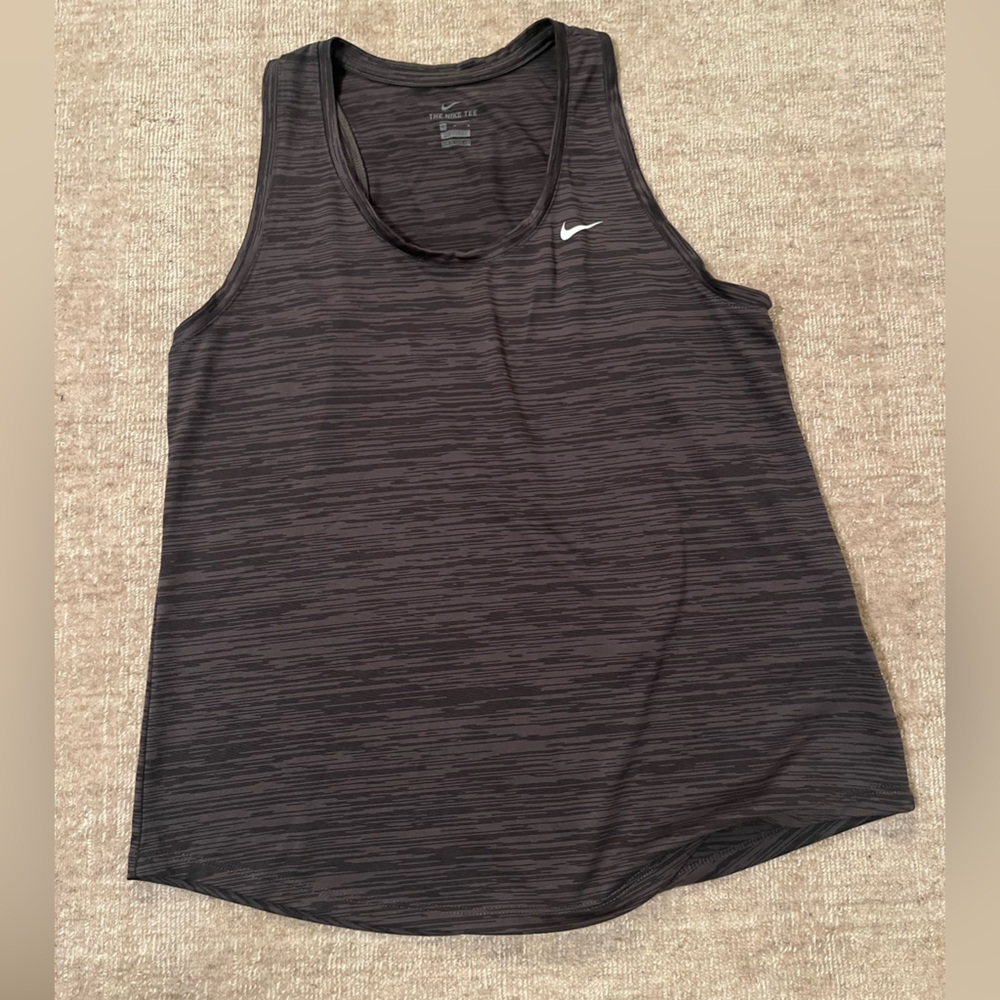 Nike women’s tank top